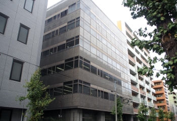 東京支店を東京開発室とともに現在の門前仲町 に移転。
